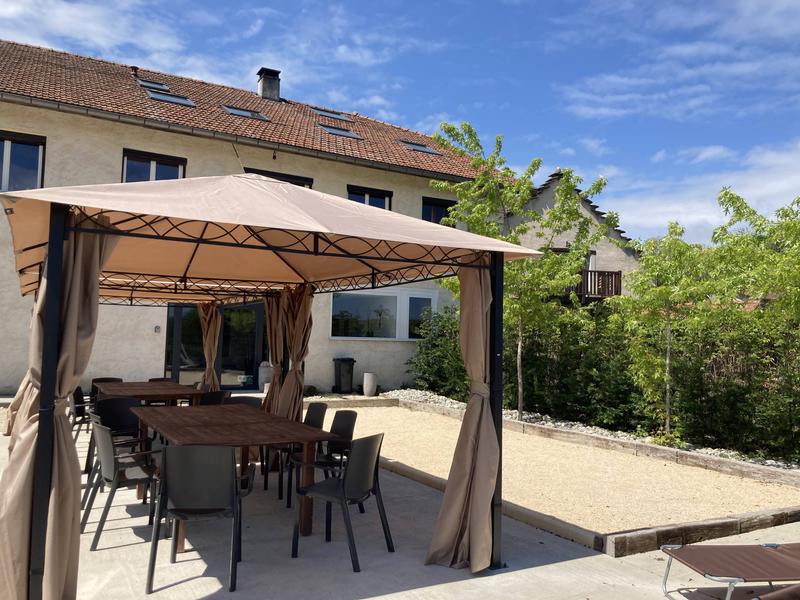 salon repas extérieur relais ville vieille