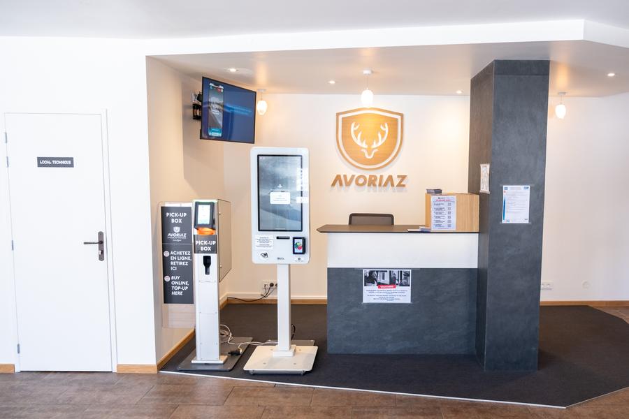 Caisse automatique vente de forfaits Quartier Falaise._Avoriaz