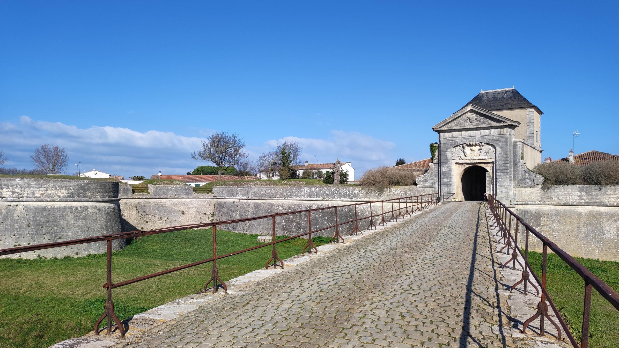 Balade pédestre « Découverte des fortifications de Saint-Martin-de-Ré »