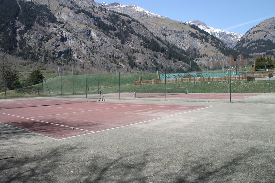 Courts de tennis à Termignon