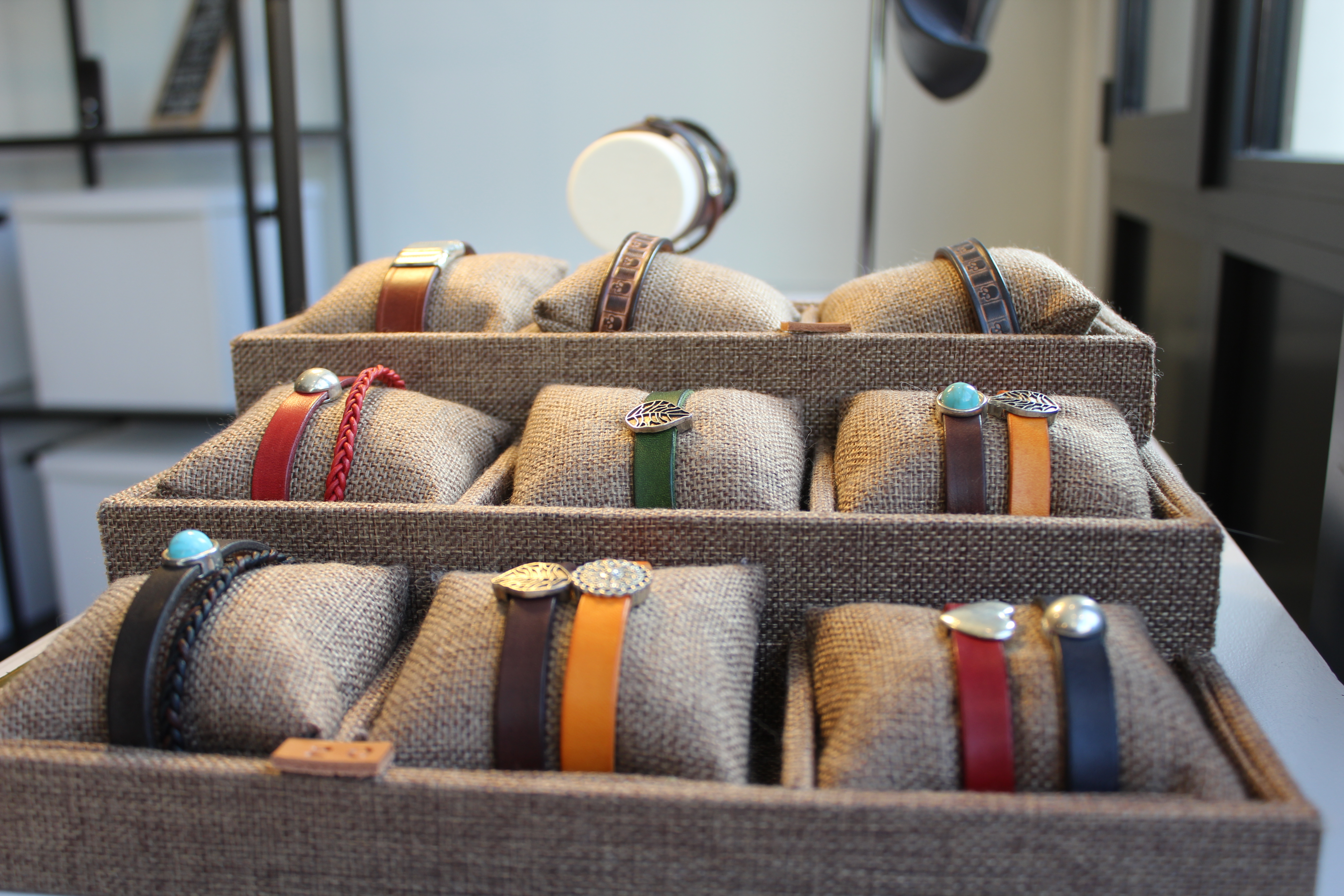 Atelier de maroquinerie - Confection d'un bracelet en cuir