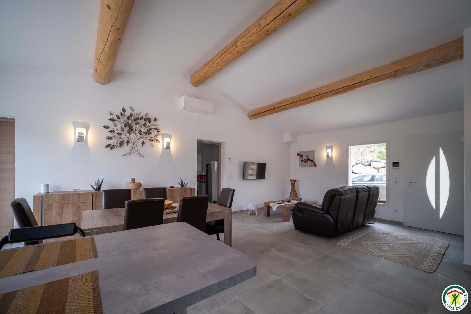 Séjour : salle à manger/salon
