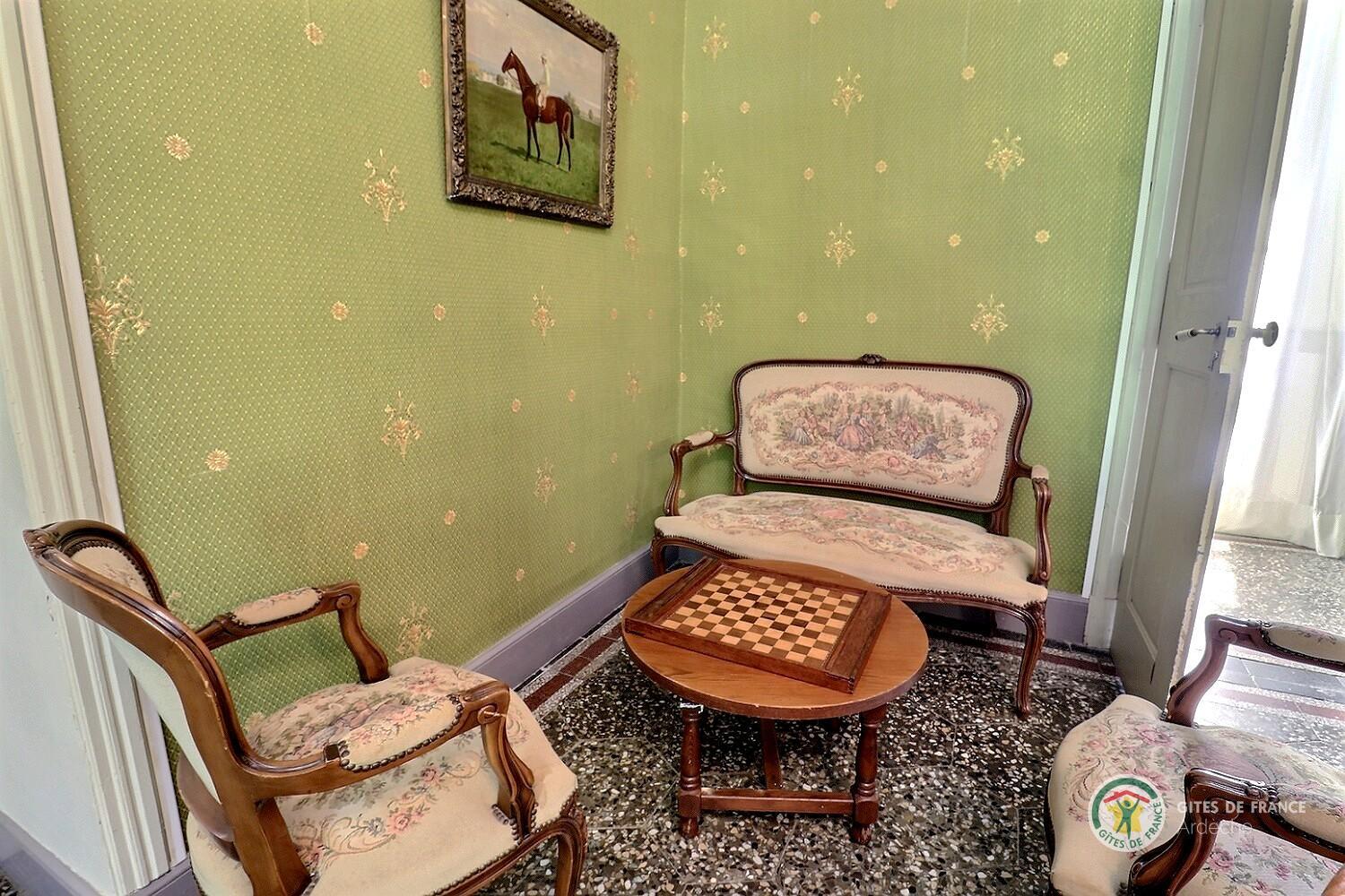 Coin jeu dans le salon