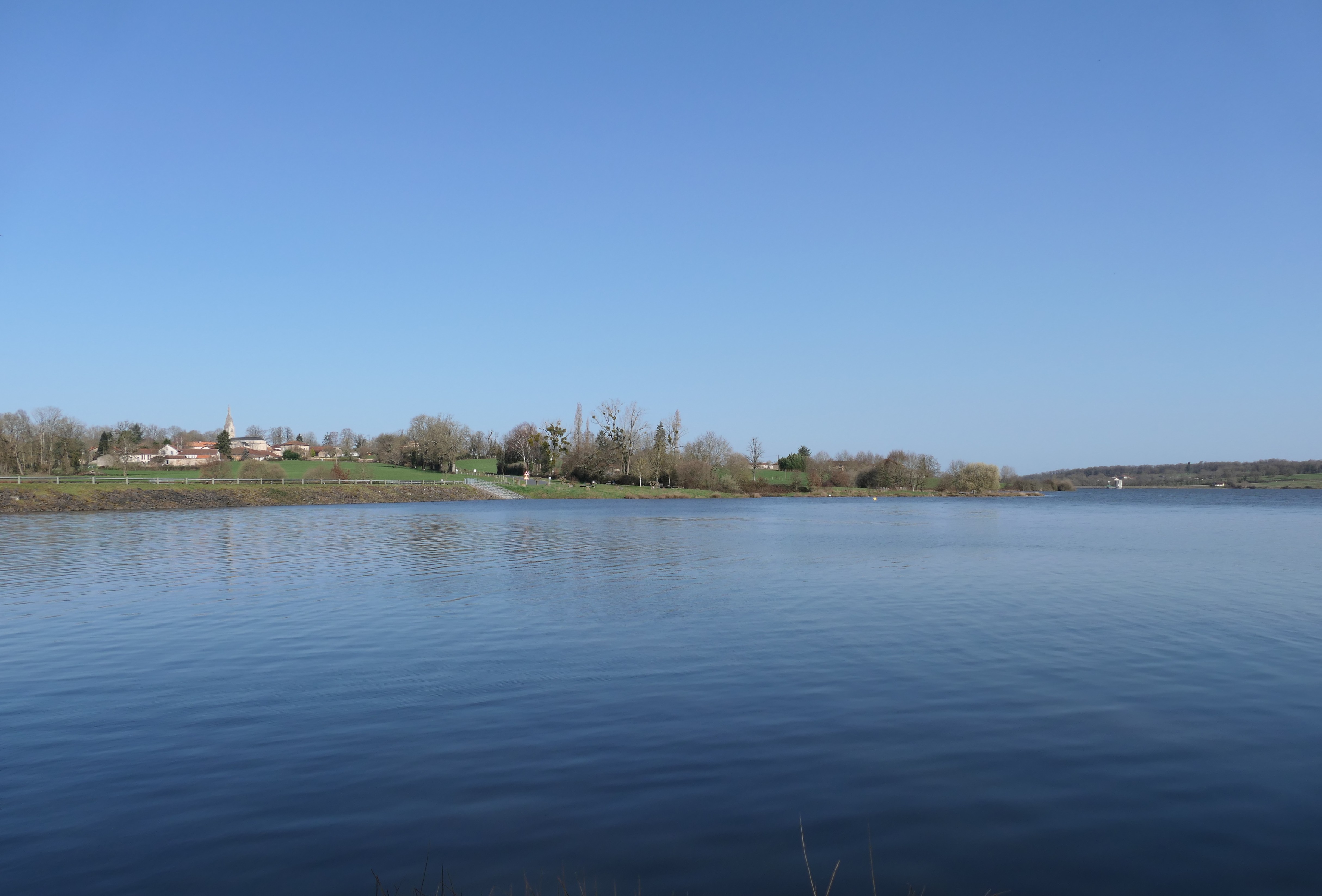 PAH - Patrimoine & Gourmandise-LÉSIGNAC-DURAND, UN BOURG TÉMOIN DE LA CRÉATION DU LAC DE MAS CHABAN