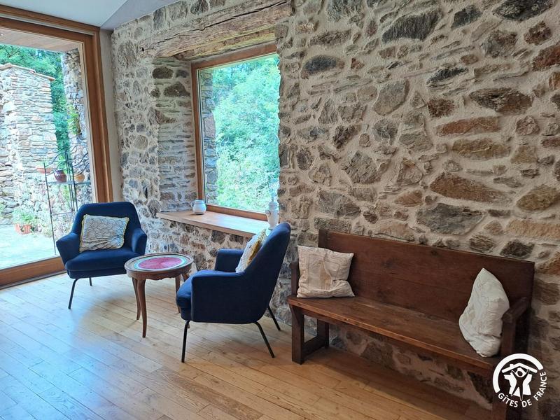 Le gîte du Tilleul de Bressolles - Le Bez - Gîtes de France Sud - coin détente cuisine
