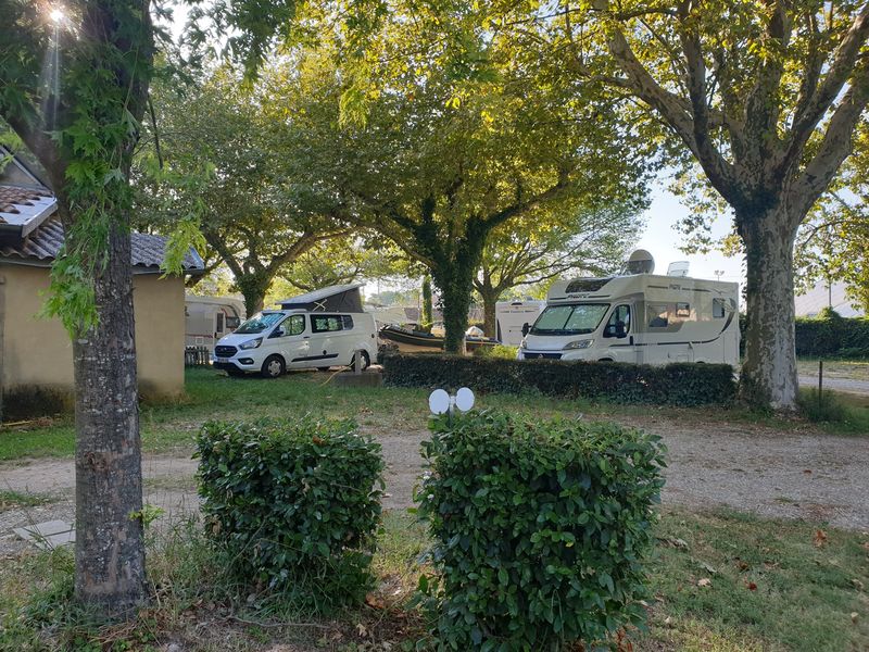 Aire CAMPING-CAR PARK de La Roche de Glun