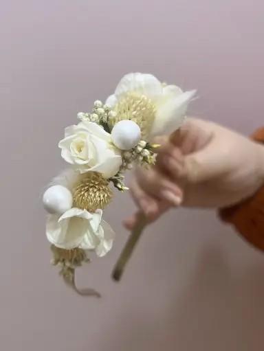 Couronnes de fleurs séchées