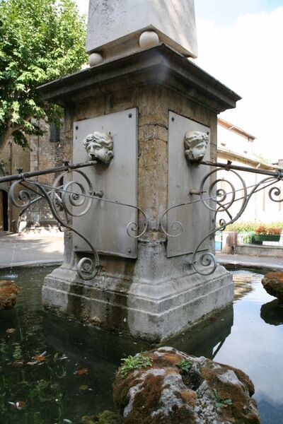 Fontaine Charles de Gaulle - Aups