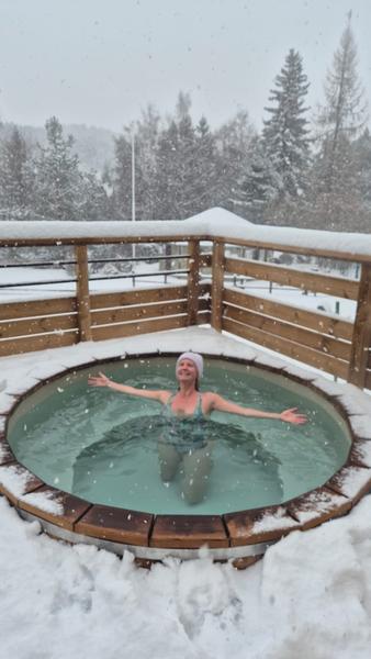 Jacuzzi extérieur en hiver Jacuzzi extérieur en hiver