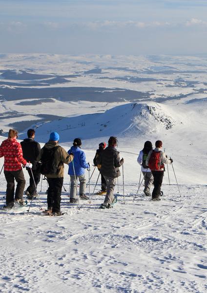 Histoire des volcans d'Auvergne à Super-Besse, randonnée accompagnée