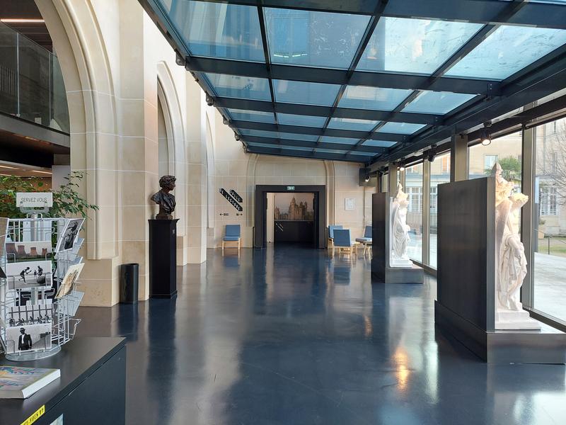 Visite guidée : Les coulisses des archives des Monuments Historiques à la Médiathèque du Patrimoine et de la Photographie à Charenton-le-Pont 