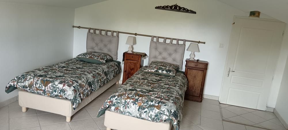 CHAMBRE 3 SOUS LES COMBLES