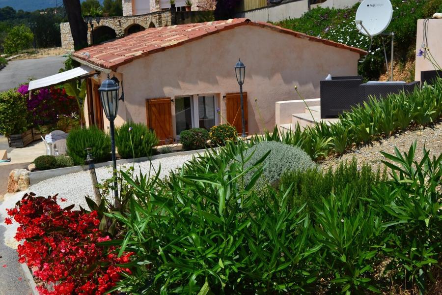 Gîte Petite Maison d'Amis-Abords-La Gaude-Gîtes de France Alpes-Maritimes