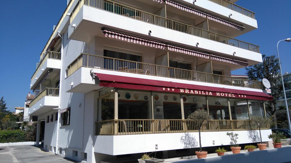  véranda / salle des petits déjeuners