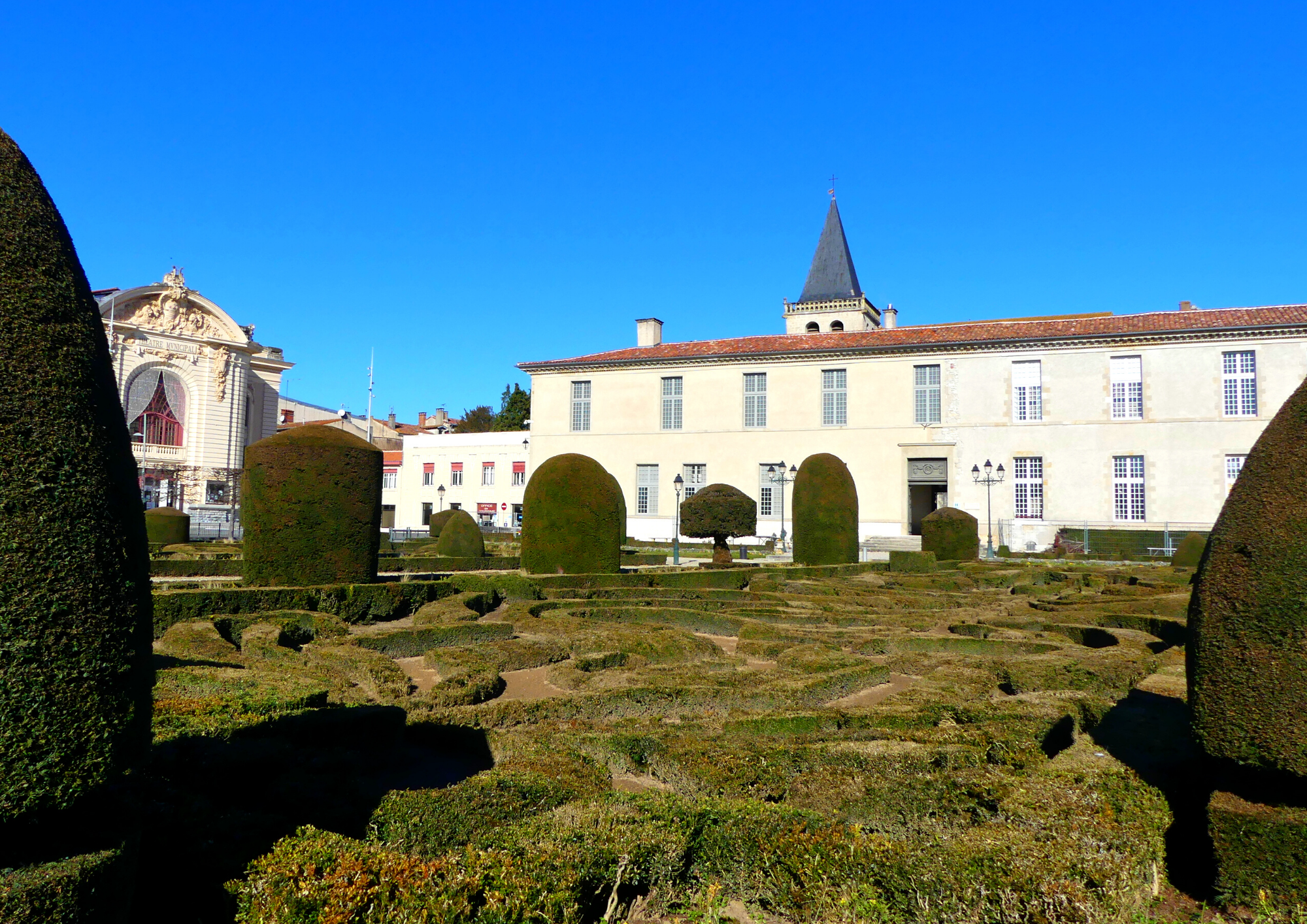 Castres - palais épiscopal 2 - (c) Office de tourime Castres Mazamet