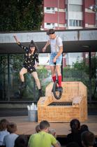 Spectacle de cirque - Étranges étrangers | Cie Kilombo_La Tronche