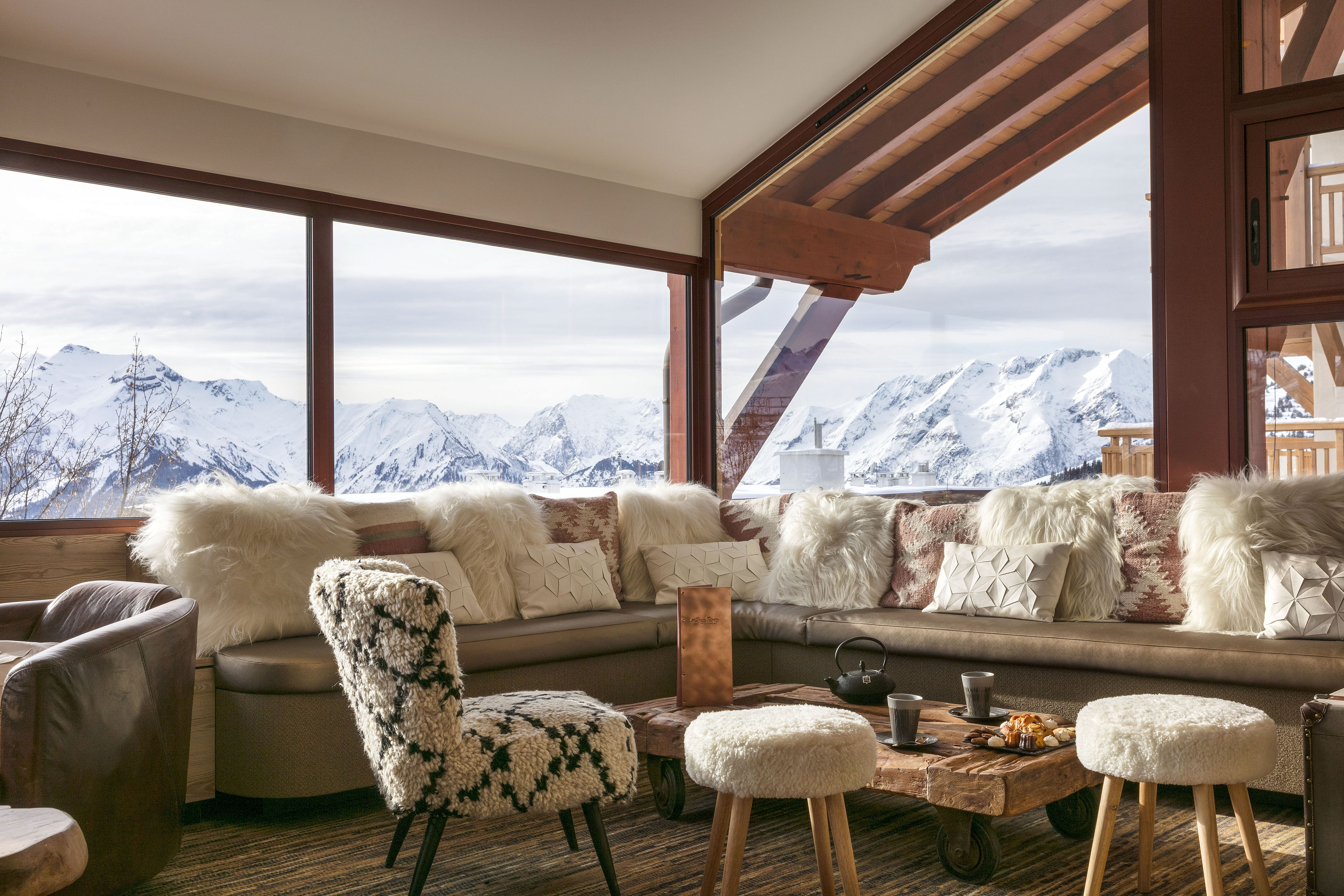 Aux Grands Rouges - véranda - hôtel Grandes Rousses - Alpe d_Huez (2).jpg