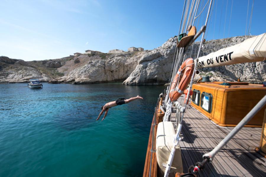 Journée Calanques, voile et baignade sur Le Don du Vent