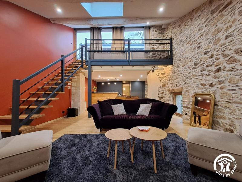 Le gîte du Tilleul de Bressolles - Le Bez - Gîtes de France Sud - pièce à vivre annexe