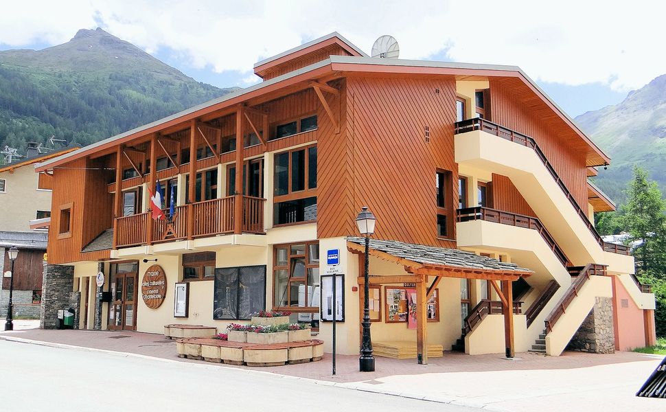 Image Lanslevillard_-_La_mairie