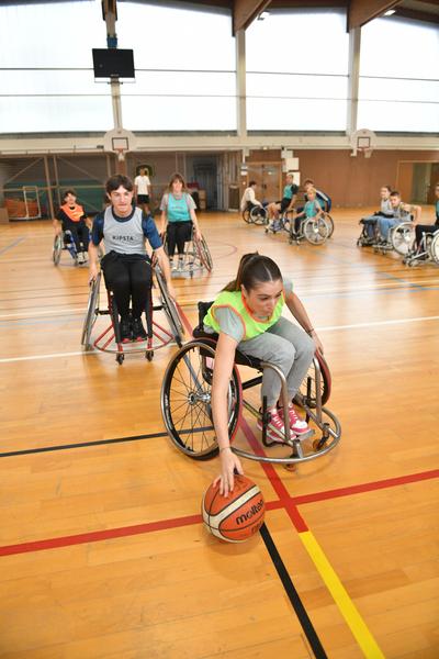 Découverte du handi-basket-fauteuil
