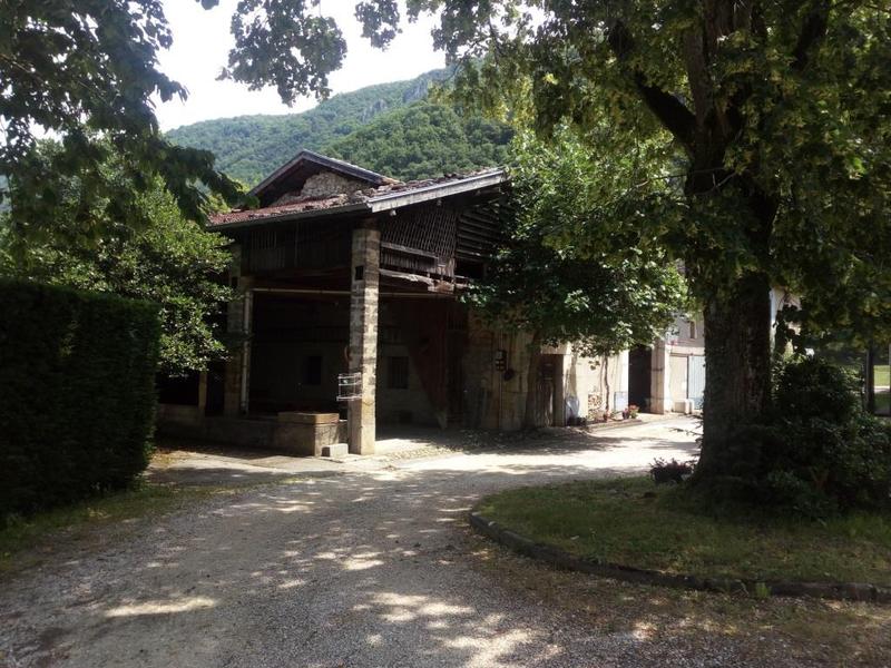 Vue à l'entrée du site