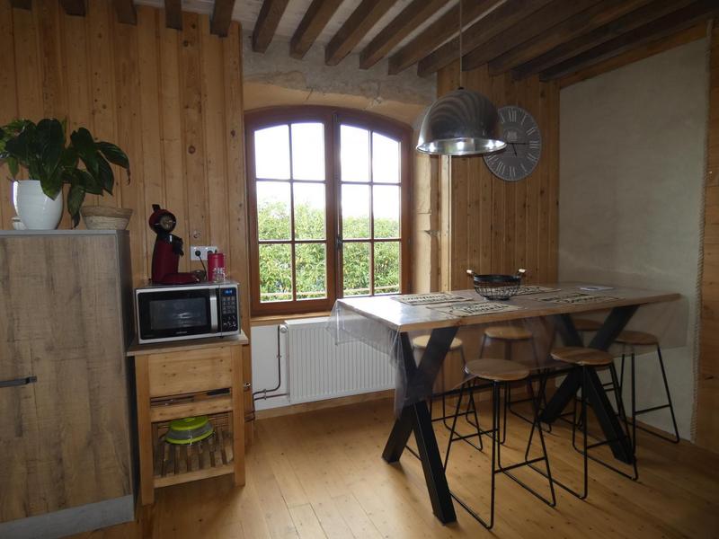 Gîte \'Le Relais d\'Avauges\' à ST ROMAIN DE POPEY (Rhône, Beaujolais, proximité de l\'Arbresle et Tarare): espace cuisine, coin repas