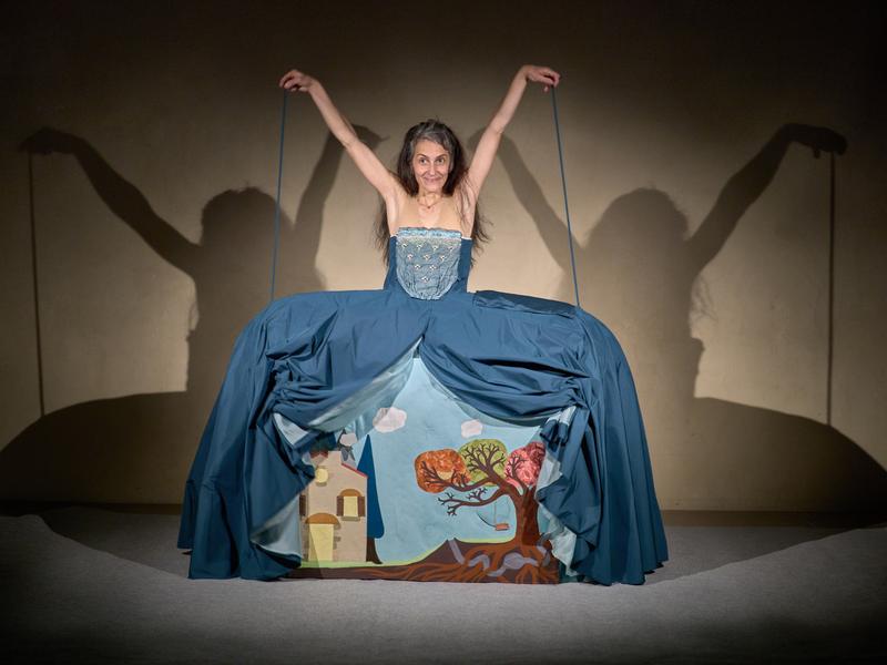 Spectacle jeune public - La robe à histoires de petite Capucine - Les Jeunes pousses à Thiers
