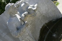 Fontaine du tailleur de pierre, place de l'office de tourisme