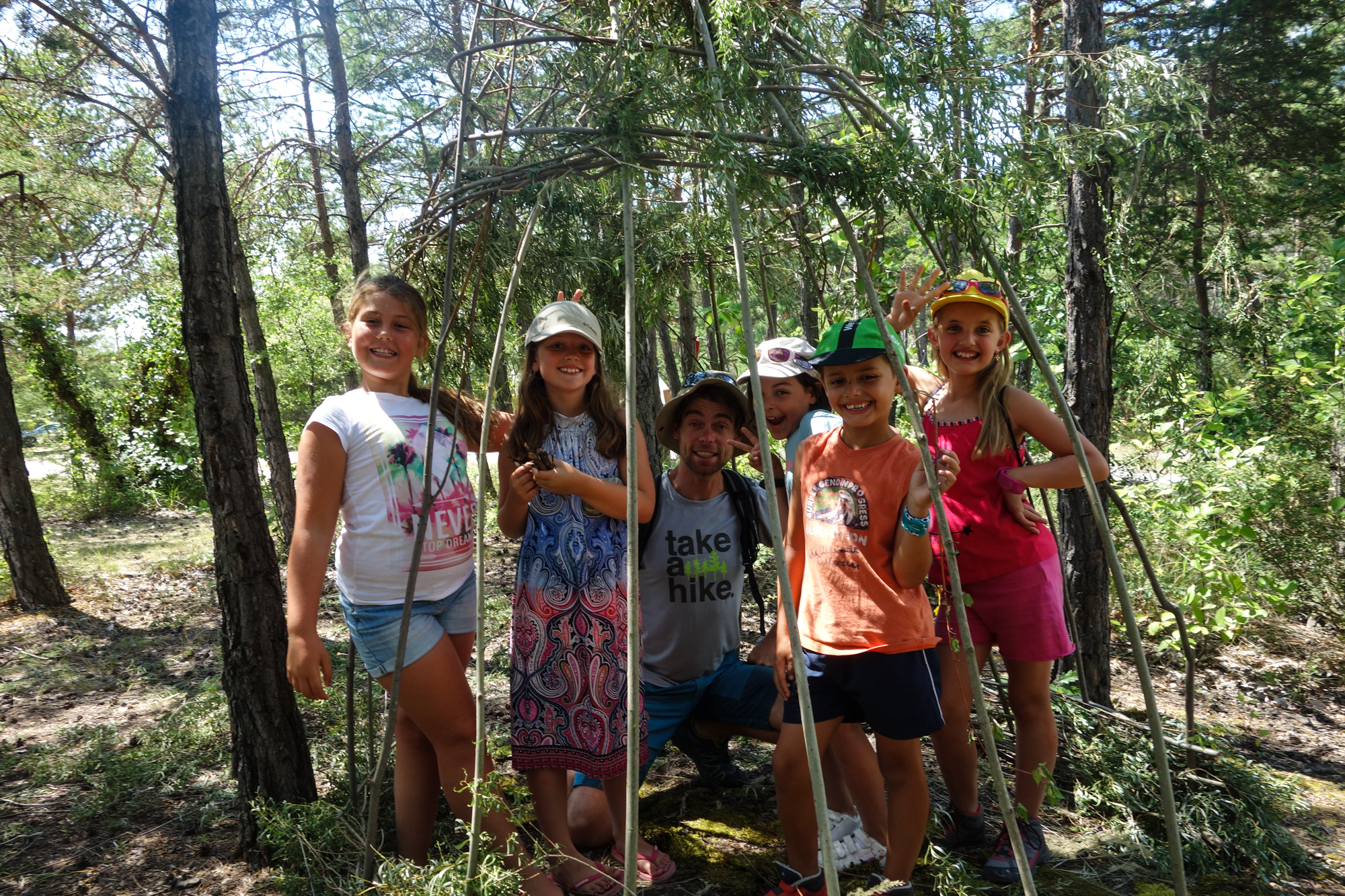 Activité enfant peinture - Camping Le Petit Liou BARATIER