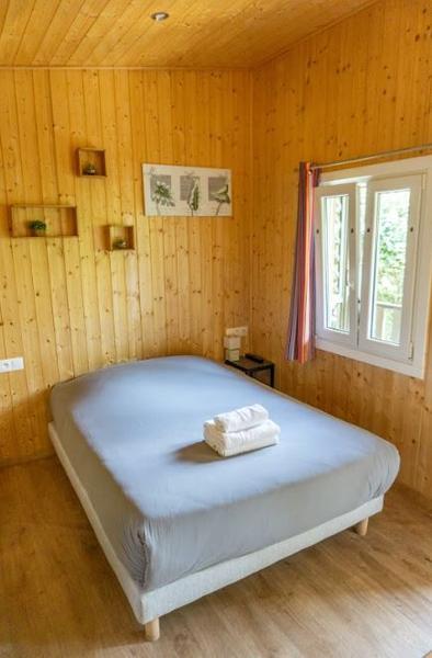 Chambre Motel_Camping des Epinettes - St Romain de Jalionas - Balcons du Dauphiné