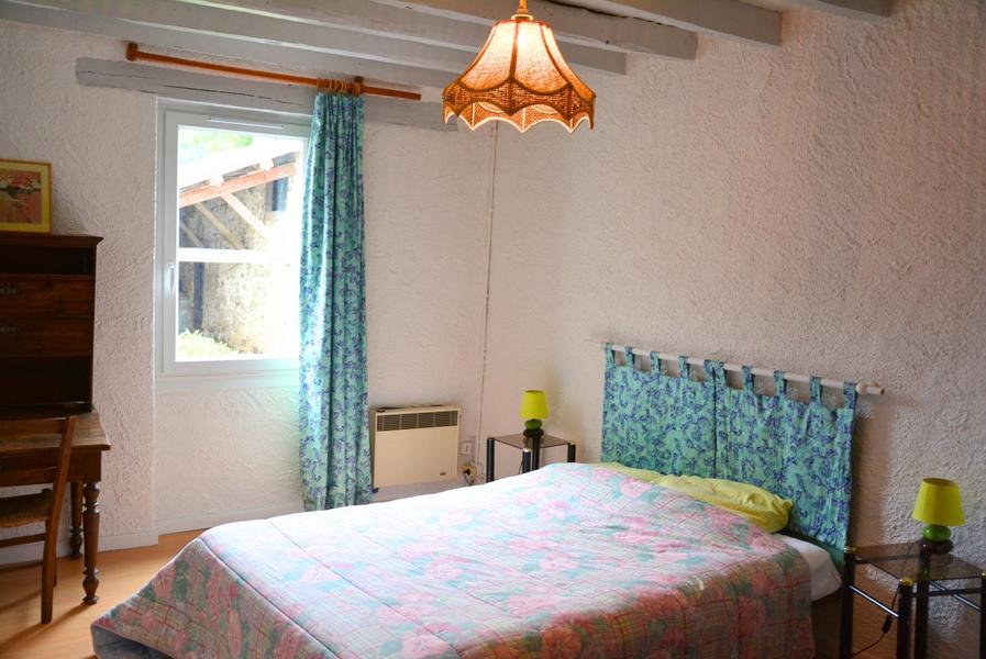 Chambre-La Garrigue Petit Gîte-St Salvy de la Balme-Gîtes de France