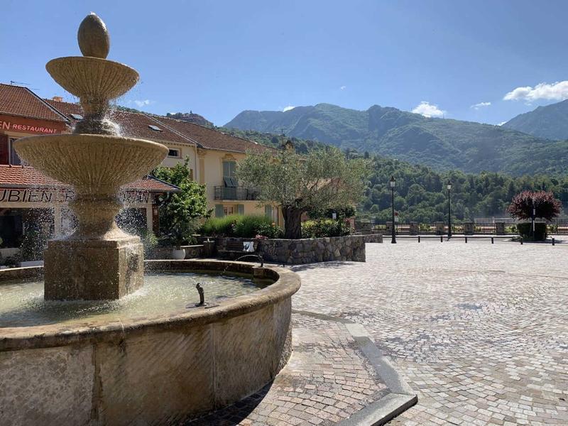 Placette ou grand place au Village