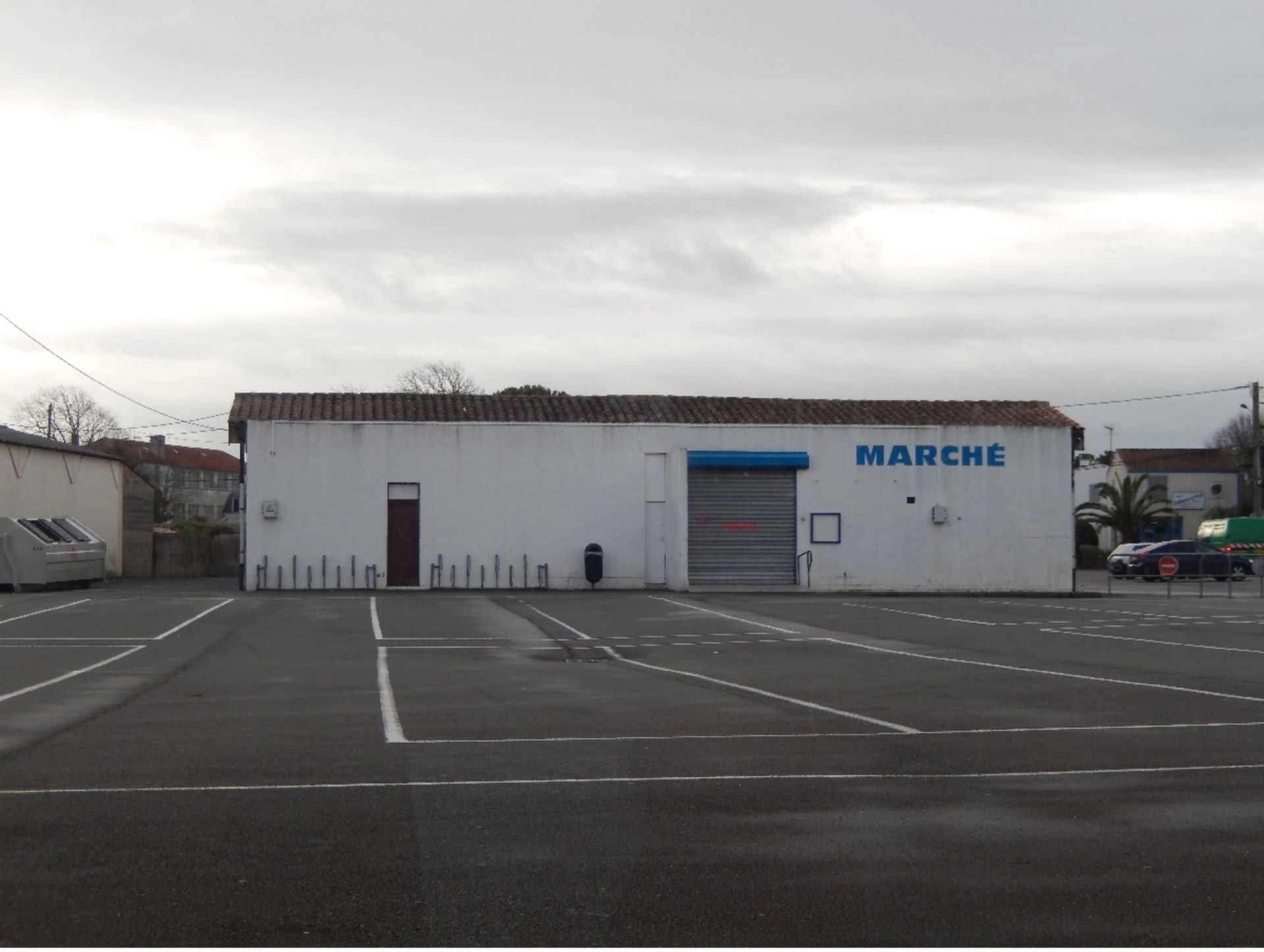 Aire de stationnement de camping-cars - Marché de Chéray