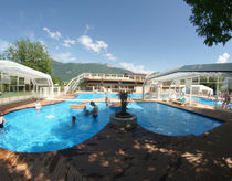 camping piscine extérieure