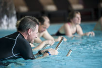 Cours d'aquabiking dans le bassin balnéo