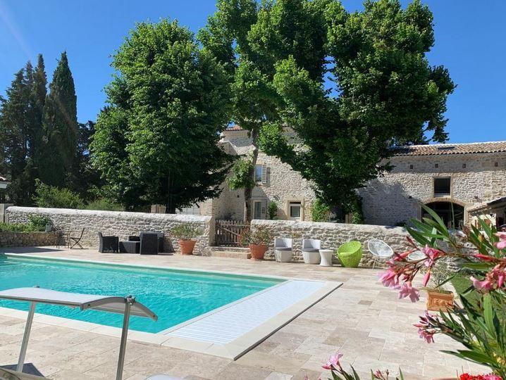 Piscine à partager, volet roulant, ouverte de juin à sept