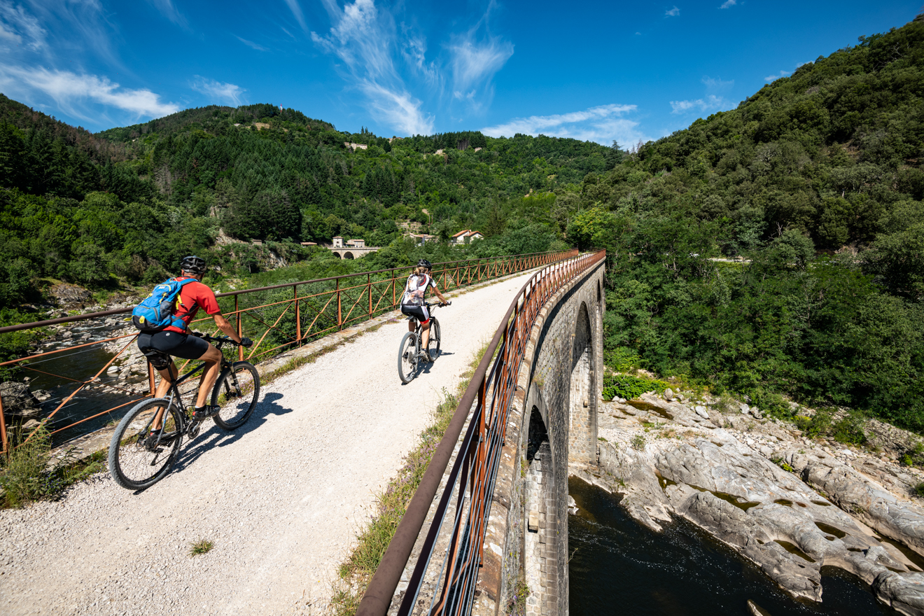 Take a bike ride along the foot and cycle paths : The Dolce Via from La Voulte sur Rhône to Saint-Agrève