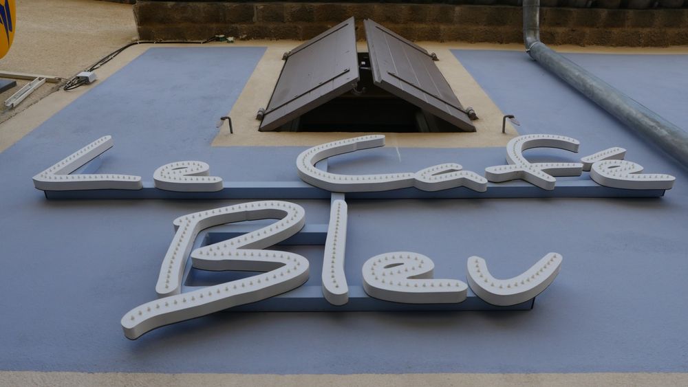 Le Café bleu