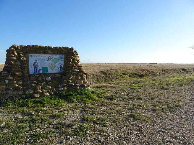 Sentier Peau de Meau, au coeur de la Réserve naturelle nationale des Coussouls de Crau