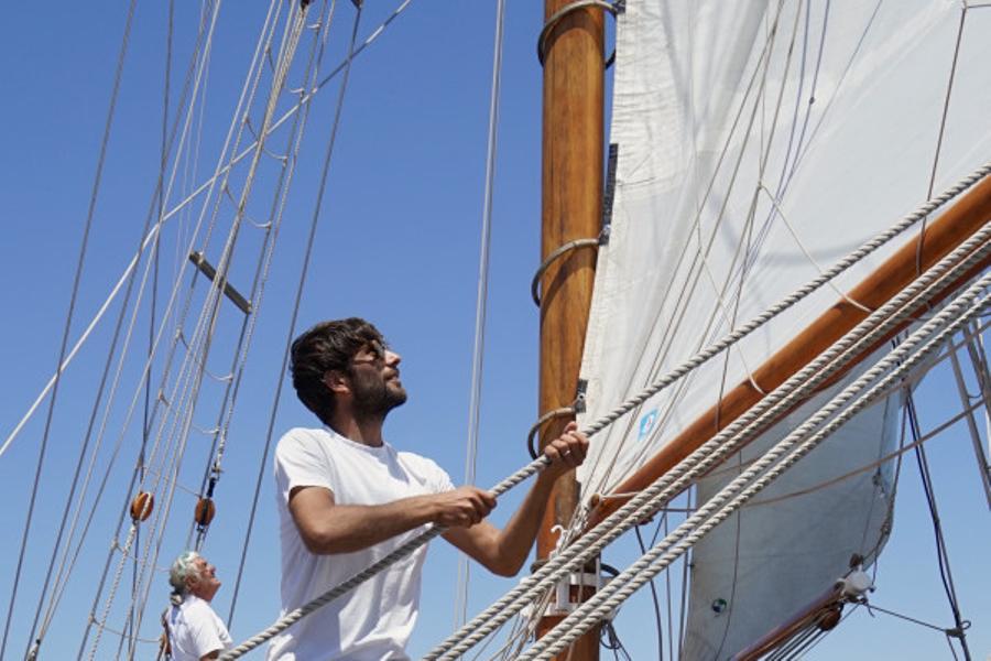 Journée Calanques, voile et baignade sur Le Don du Vent