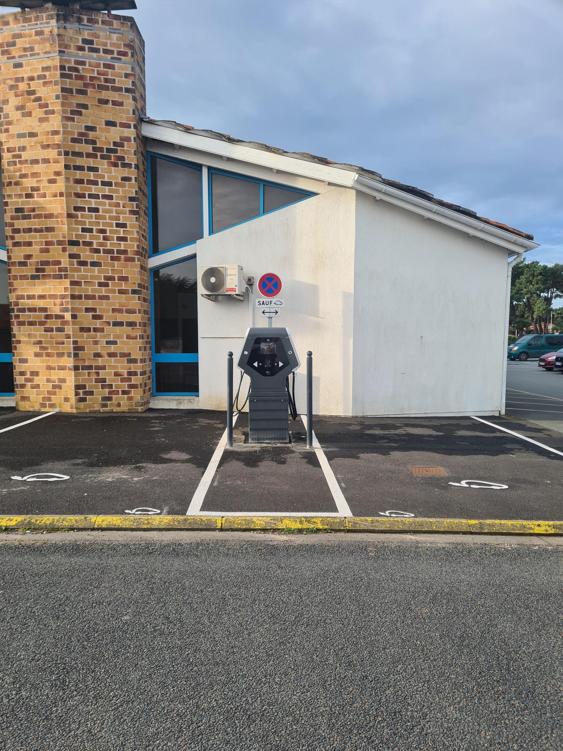 Parking de la salle polyvalente