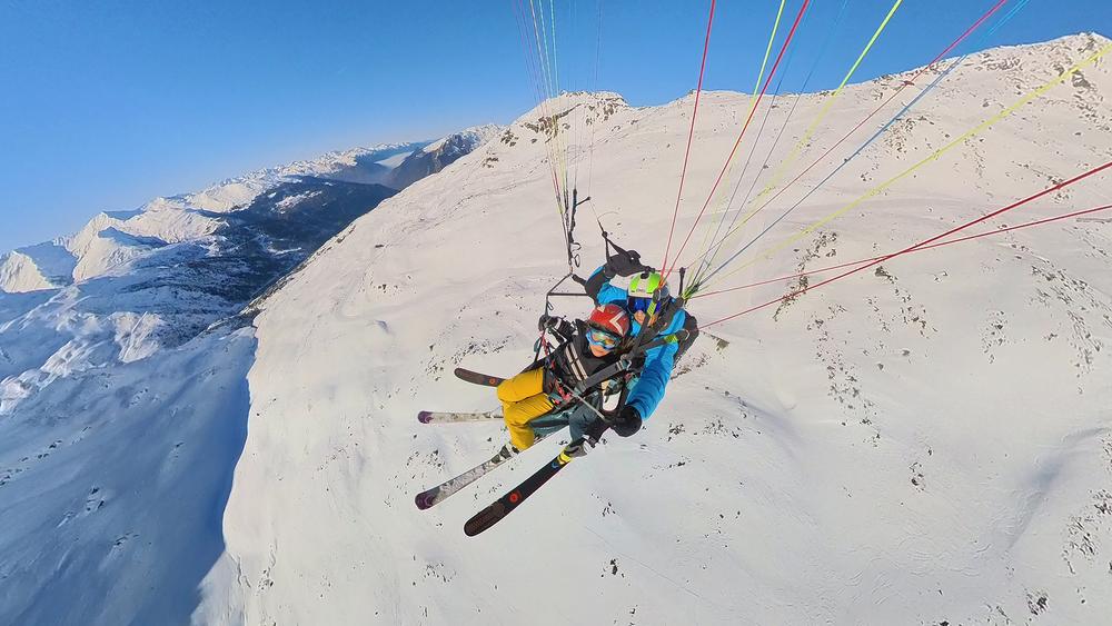 En vol biplace à Valmeinier Valloire