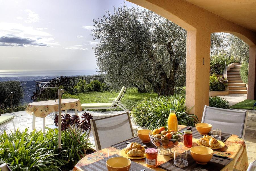 Les Oliviers de St-Jeannet- Terrasse couverte - Gîtes de France Alpes-Maritimes