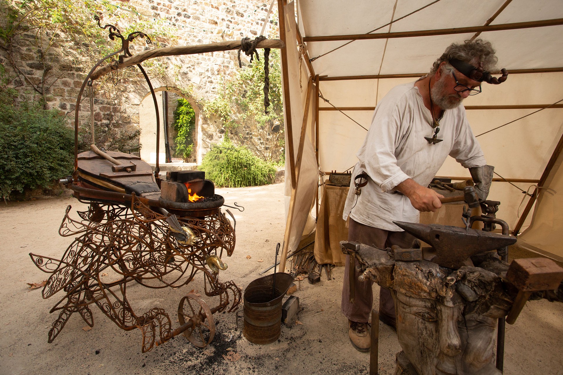 Ateliers sculpture monumentale avec la Tête en Friche