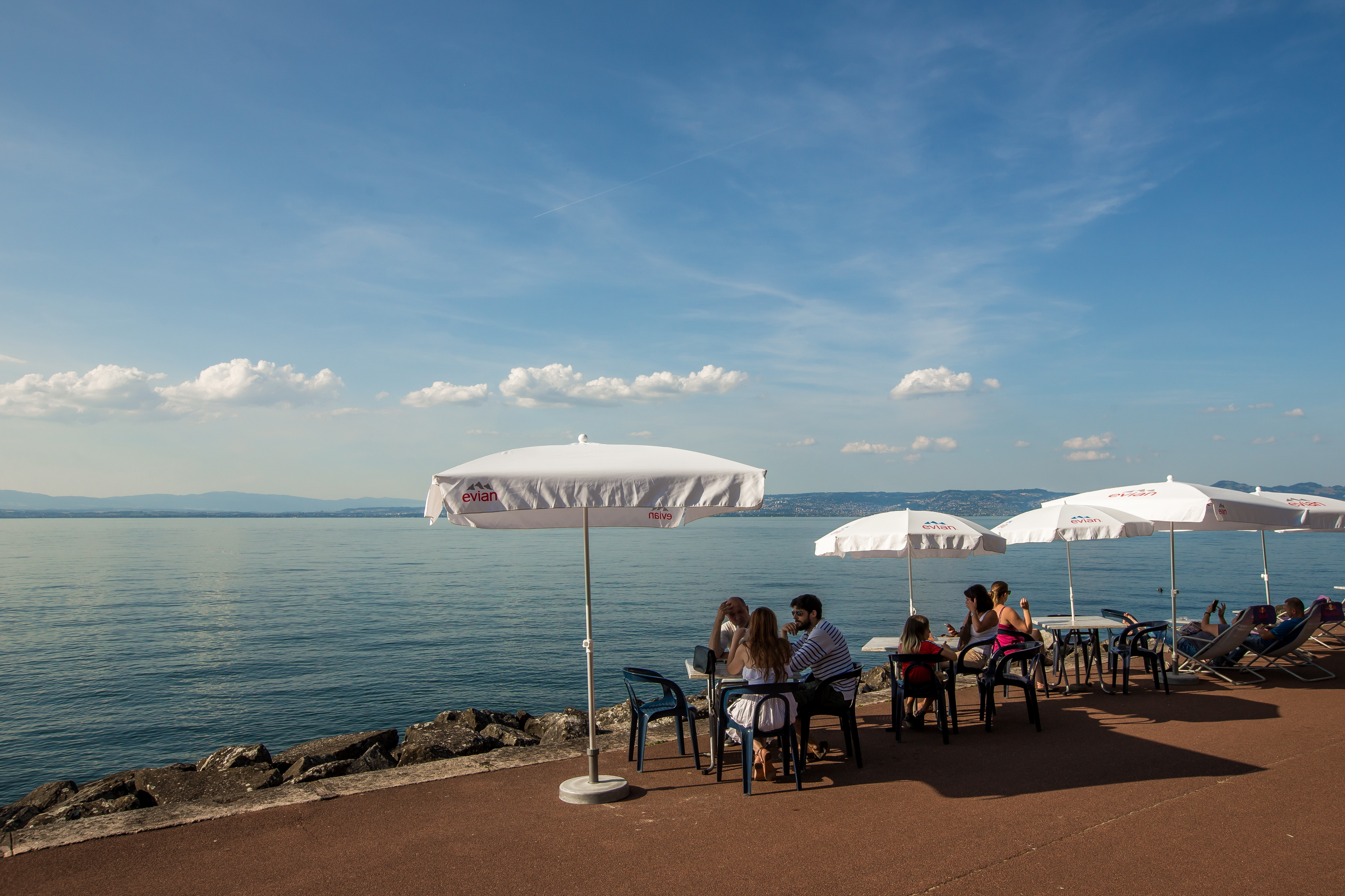 terrasse sur les quais d'Evian