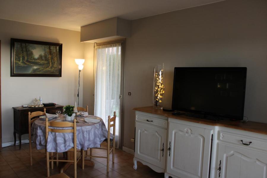 Le Clos-espace repas-Nice-Gîtes de France des Alpes-Maritimes