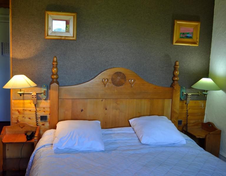 Faverges Hôtel du parc lit bois