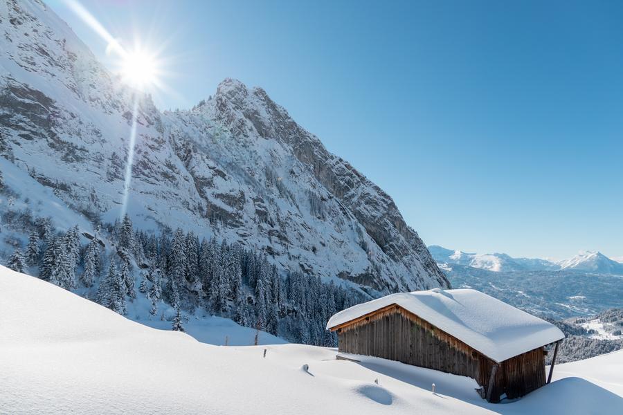 Le Refuge de Bostan (itinéraire raquette non balisé)_Samoëns