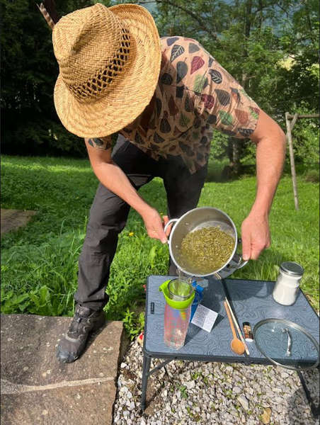 Atelier 7-11 ans Cueillette et fabrication de sirop de sapin et d'épicéa_Le Grand-Bornand